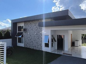 CASA 2 PISOS ( DUAS CASAS) + PISCINA + ENERGIA SOLAR